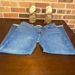 🔥Levi’s Mid Rise Boyfriend Jean Sz 12 (31’) cuffed at ankle.